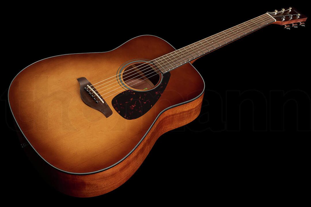 Guitare acoustique Yamaha FR 800